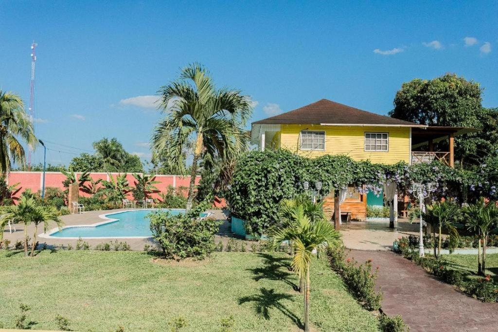 Guacamayos Hotel Bonao Eksteriør bilde